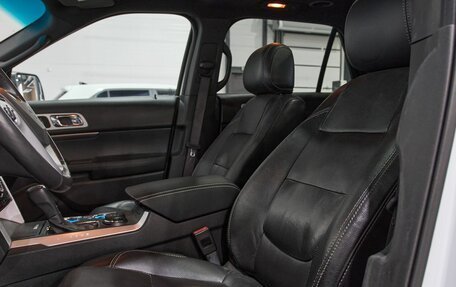 Ford Explorer VI, 2015 год, 2 390 000 рублей, 26 фотография