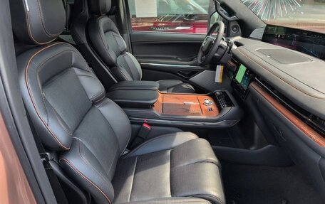 Lincoln Navigator, 2025 год, 17 000 000 рублей, 7 фотография