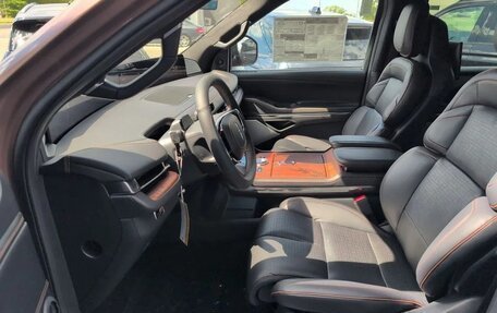 Lincoln Navigator, 2025 год, 17 000 000 рублей, 4 фотография