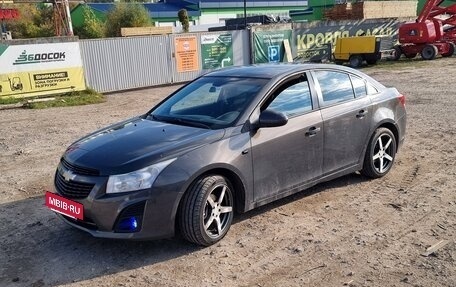 Chevrolet Cruze II, 2013 год, 800 000 рублей, 2 фотография