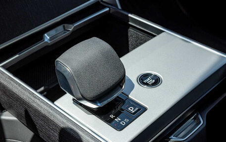 Land Rover Range Rover, 2025 год, 19 990 900 рублей, 17 фотография