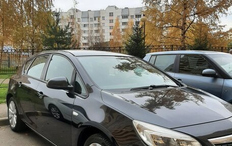 Opel Astra J, 2011 год, 550 000 рублей, 1 фотография