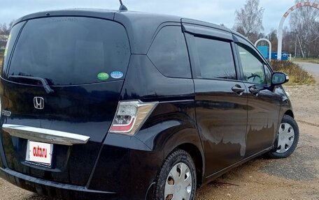 Honda Freed I, 2013 год, 1 200 000 рублей, 3 фотография