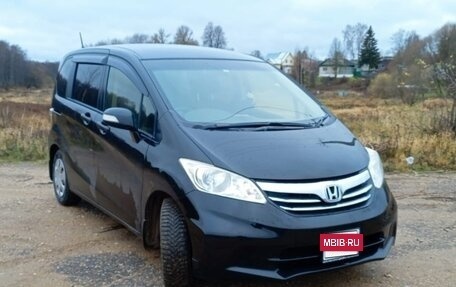 Honda Freed I, 2013 год, 1 200 000 рублей, 2 фотография