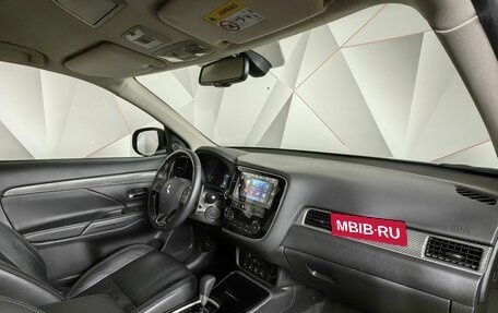 Mitsubishi Outlander III рестайлинг 3, 2019 год, 2 765 000 рублей, 10 фотография