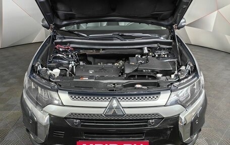 Mitsubishi Outlander III рестайлинг 3, 2019 год, 2 765 000 рублей, 18 фотография
