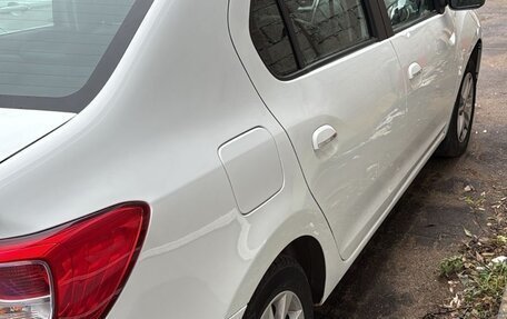 Renault Logan II, 2018 год, 650 000 рублей, 4 фотография