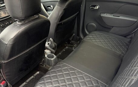 Renault Logan II, 2018 год, 650 000 рублей, 6 фотография