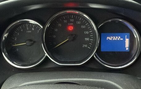 Renault Logan II, 2018 год, 650 000 рублей, 5 фотография