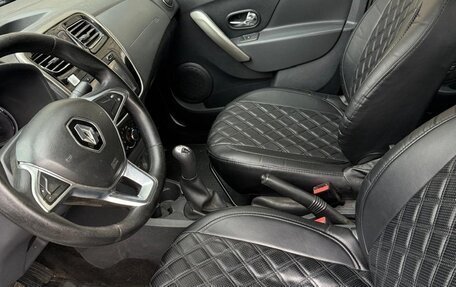 Renault Logan II, 2018 год, 650 000 рублей, 7 фотография