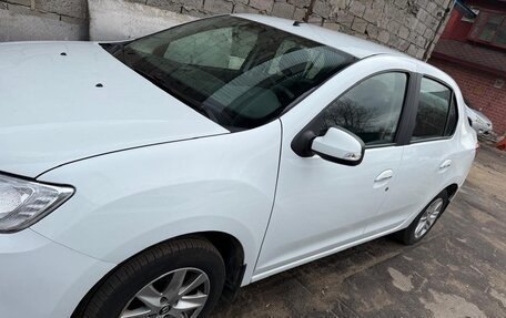 Renault Logan II, 2018 год, 650 000 рублей, 9 фотография