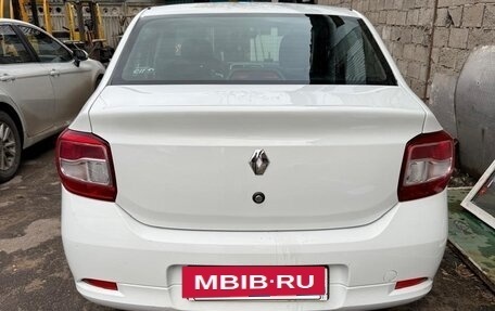 Renault Logan II, 2018 год, 650 000 рублей, 3 фотография