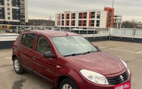Renault Sandero I, 2012 год, 800 000 рублей, 2 фотография