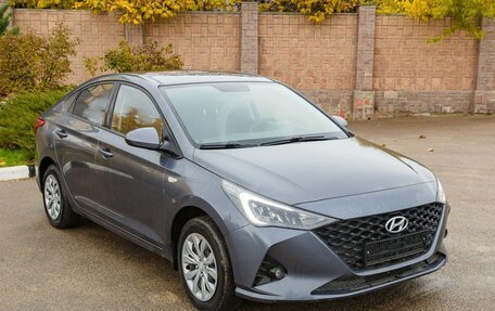 Hyundai Solaris II рестайлинг, 2021 год, 1 800 000 рублей, 3 фотография