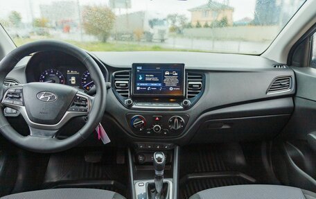 Hyundai Solaris II рестайлинг, 2021 год, 1 800 000 рублей, 8 фотография