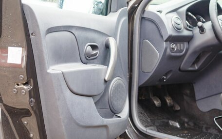 Renault Logan II, 2019 год, 1 422 500 рублей, 15 фотография