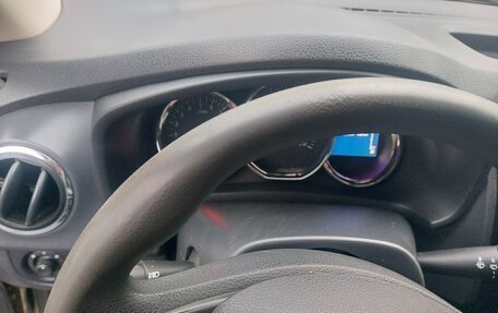 Renault Logan II, 2017 год, 720 000 рублей, 12 фотография