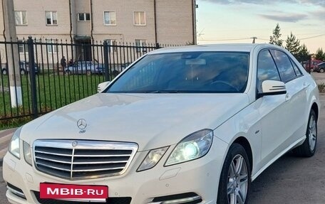 Mercedes-Benz E-Класс, 2012 год, 1 430 000 рублей, 2 фотография