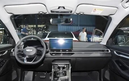 Geely Emgrand, 2025 год, 1 820 000 рублей, 4 фотография