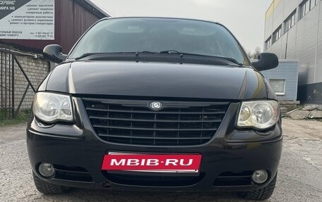 Chrysler Voyager IV, 2004 год, 800 000 рублей, 2 фотография