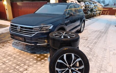 Volkswagen Touareg III, 2018 год, 4 690 000 рублей, 3 фотография