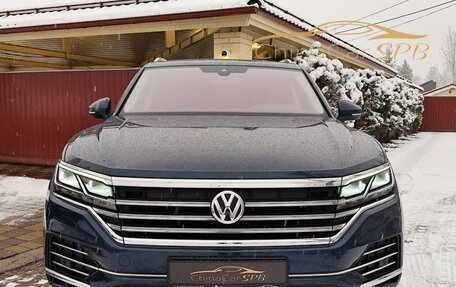Volkswagen Touareg III, 2018 год, 4 690 000 рублей, 6 фотография