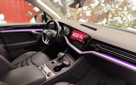 Volkswagen Touareg III, 2018 год, 4 690 000 рублей, 4 фотография