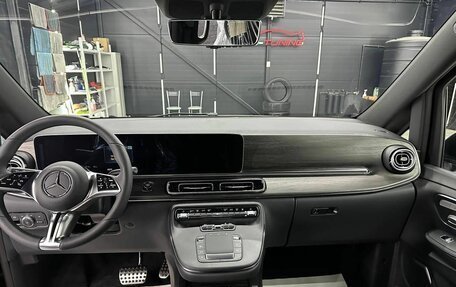 Mercedes-Benz V-Класс, 2024 год, 13 100 000 рублей, 3 фотография