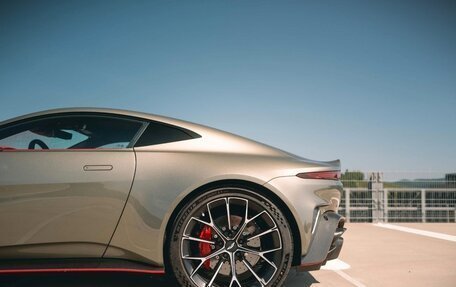 Aston Martin V8 Vantage IV, 2025 год, 39 700 000 рублей, 15 фотография
