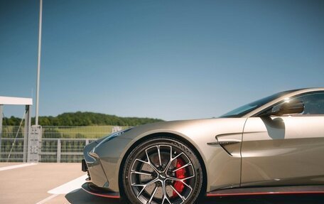 Aston Martin V8 Vantage IV, 2025 год, 39 700 000 рублей, 14 фотография