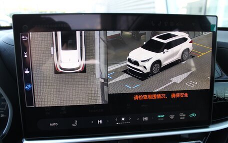 Toyota Highlander, 2025 год, 6 220 000 рублей, 26 фотография