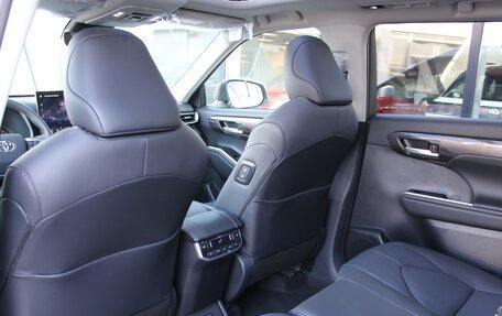 Toyota Highlander, 2025 год, 6 220 000 рублей, 33 фотография