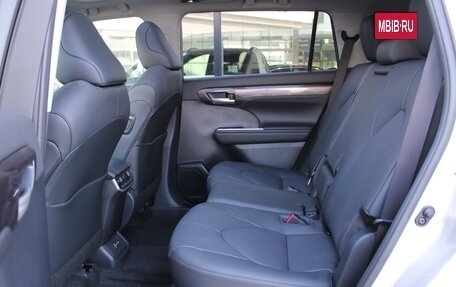 Toyota Highlander, 2025 год, 6 220 000 рублей, 31 фотография