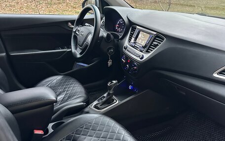 Hyundai Solaris II рестайлинг, 2018 год, 855 000 рублей, 5 фотография