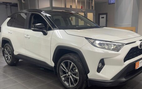 Toyota RAV4, 2021 год, 3 900 000 рублей, 5 фотография