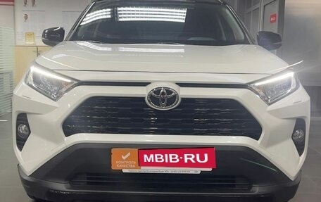 Toyota RAV4, 2021 год, 3 900 000 рублей, 6 фотография