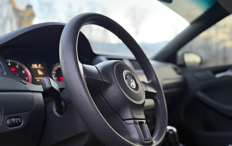 Volkswagen Jetta VI, 2013 год, 849 000 рублей, 32 фотография