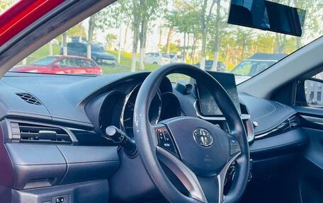 Toyota Yaris XP150 рестайлинг, 2022 год, 1 150 000 рублей, 10 фотография