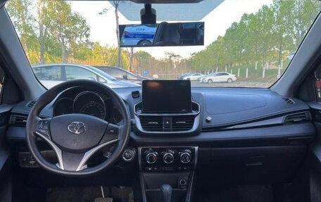 Toyota Yaris XP150 рестайлинг, 2022 год, 1 150 000 рублей, 8 фотография