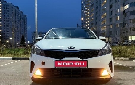KIA Rio IV, 2020 год, 1 050 000 рублей, 2 фотография