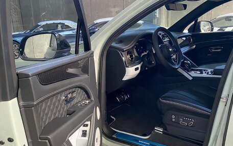 Bentley Bentayga I, 2025 год, 44 900 000 рублей, 4 фотография