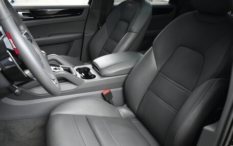 Porsche Cayenne III, 2021 год, 10 900 000 рублей, 16 фотография