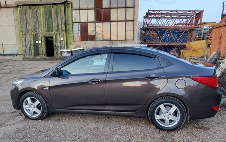 Hyundai Solaris II рестайлинг, 2016 год, 1 000 000 рублей, 3 фотография