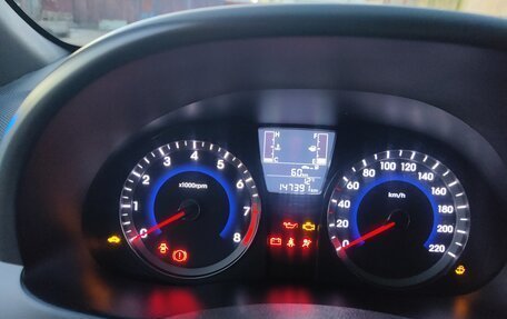 Hyundai Solaris II рестайлинг, 2016 год, 1 000 000 рублей, 7 фотография