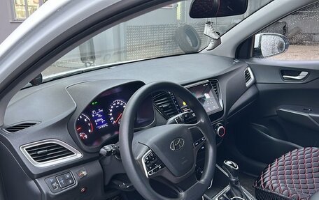 Hyundai Solaris II рестайлинг, 2020 год, 800 000 рублей, 4 фотография