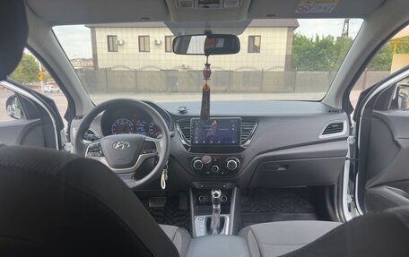 Hyundai Solaris II рестайлинг, 2020 год, 800 000 рублей, 11 фотография