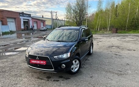 Mitsubishi Outlander III рестайлинг 3, 2011 год, 1 100 000 рублей, 1 фотография