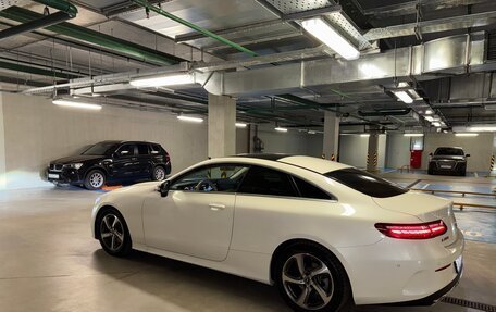 Mercedes-Benz E-Класс, 2020 год, 5 800 000 рублей, 4 фотография