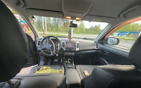 Mitsubishi Outlander III рестайлинг 3, 2011 год, 1 100 000 рублей, 5 фотография