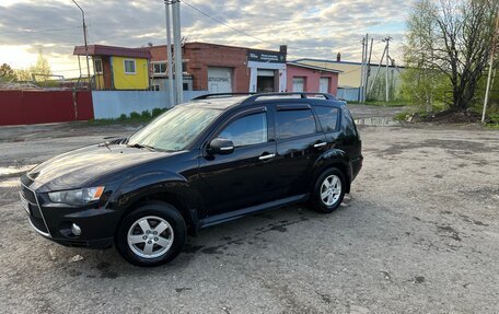 Mitsubishi Outlander III рестайлинг 3, 2011 год, 1 100 000 рублей, 8 фотография